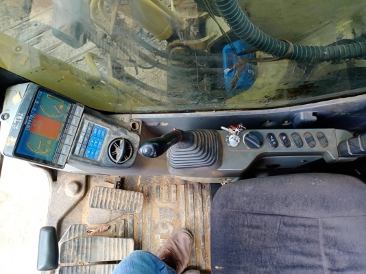 มี VDO ให้ชม.KOMATSU PC200-8 MO มีระบบหัวกระแทก มีที่ปรับมือคอลโทรล ราคา 1050000