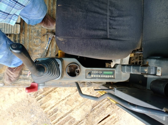 มี VDO ให้ชม.KOMATSU PC200-8 MO มีระบบหัวกระแทก มีที่ปรับมือคอลโทรล ราคา 1050000