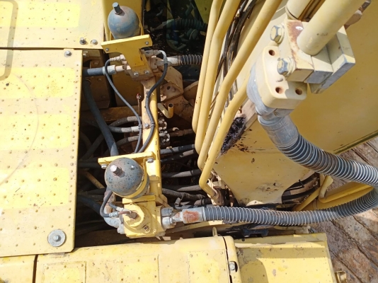 มี VDO ให้ชม.KOMATSU PC200-8 MO มีระบบหัวกระแทก มีที่ปรับมือคอลโทรล ราคา 1050000