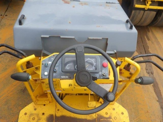 ขายรถบด 3.5ตัน SAKAI  TW500W-1 3,900ชม. จากญี่ปุ่น โทร. 092-929-9942 ธีรเทพ (แบงค์)