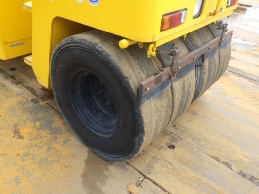 ขายรถบด 3.5ตัน SAKAI  TW500W-1 3,900ชม. จากญี่ปุ่น โทร. 092-929-9942 ธีรเทพ (แบงค์)