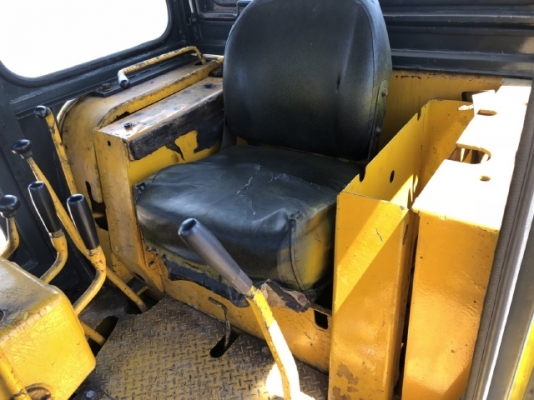 ขายรถดันดิน KOMATSU D60P-6 นำเข้าเองจากญี่ปุ่น สภาพสวยพร้อมใช้ มีVDOการทำงานครับ ขายรถดันดิน KOMATSU D60P-6 นำเข้าเองจากญี่ปุ่น สภาพสวยพร้อมใช้ มีVDOการทำงานครับ