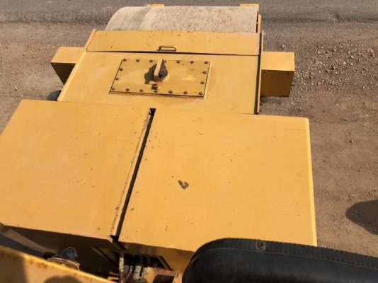 ขายรถบด 3 ล้อ DYNAPAC CS12 นำเข้าเองจากญี่ปุ่น สภาพสวยพร้อมใช้ มีVDOการทำงานครับ ขายรถบด 3 ล้อ DYNAPAC CS12 นำเข้าเองจากญี่ปุ่น สภาพสวยพร้อมใช้ มีVDOการทำงานครับ