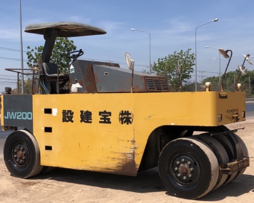 ขายรถบด 9 ล้อ KOMATSU JW200 นำเข้าเองจากญี่ปุ่น สภาพสวยพร้อมใช้ มีVDOการทำงานครับ ขายรถบด 9 ล้อ KOMATSU JW200 นำเข้าเองจากญี่ปุ่น สภาพสวยพร้อมใช้ มีVDOการทำงานครับ