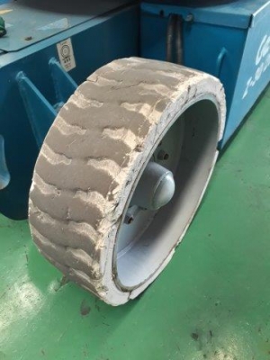 กระเช้าไฟฟ้า GENIE Z30-20N บูมพับ ยกสูง 9 เมตร มือสองญี่ปุ่น