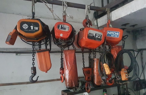 ขายถูกๆ รอกไฟฟ้ามือสองญี่ปุ่น Hitachi 1ตัน ทุกระบบเดิมๆ ตรวจสอบ ทดสอบ เรียบร้อยแล้ว ทุกๆระบบใช้งานได้ดีมากครับ