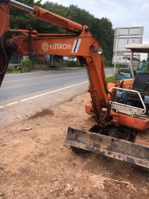 HITACHI EX 30 ปั๊มนิ้ว คอลโทรลสั้น ราคา 150000 HITACHI EX 30 ปั๊มนิ้ว คอลโทรลสั้น ราคา 150000