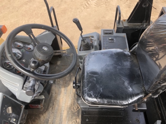 ขายรถตักล้อยาง CAT 910G (5,XXX ชั่วโมง) นำเข้าเองจากญี่ปุ่น สภาพพร้อมใช้ มีVDOการทำงานครับ ขายรถตักล้อยาง CAT 910G (5,XXX ชั่วโมง) นำเข้าเองจากญี่ปุ่น สภาพพร้อมใช้ มีVDOการทำงานครับ