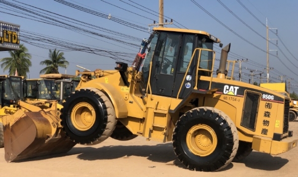 ขายรถตักล้อยาง CAT 950G นำเข้าเองจากญี่ปุ่น สภาพสวยพร้อมใช้งาน มีVDOการทำงานครับ ขายรถตักล้อยาง CAT 950G นำเข้าเองจากญี่ปุ่น สภาพสวยพร้อมใช้งาน มีVDOการทำงานครับ
