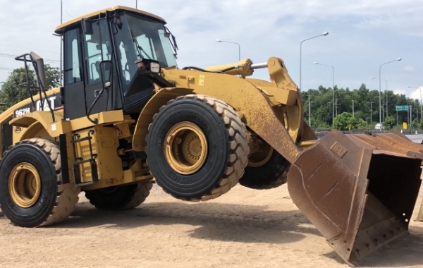 ขายรถตักล้อยาง CAT 962H นำเข้าเองจากญี่ปุ่น สภาพสวยพร้อมใช้ มีVDOการทำงานครับ ขายรถตักล้อยาง CAT 962H นำเข้าเองจากญี่ปุ่น สภาพสวยพร้อมใช้ มีVDOการทำงานครับ