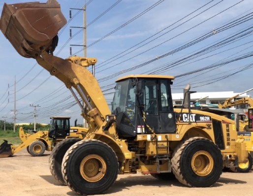 ขายรถตักล้อยาง CAT 962H นำเข้าเองจากญี่ปุ่น สภาพสวยพร้อมใช้ มีVDOการทำงานครับ ขายรถตักล้อยาง CAT 962H นำเข้าเองจากญี่ปุ่น สภาพสวยพร้อมใช้ มีVDOการทำงานครับ