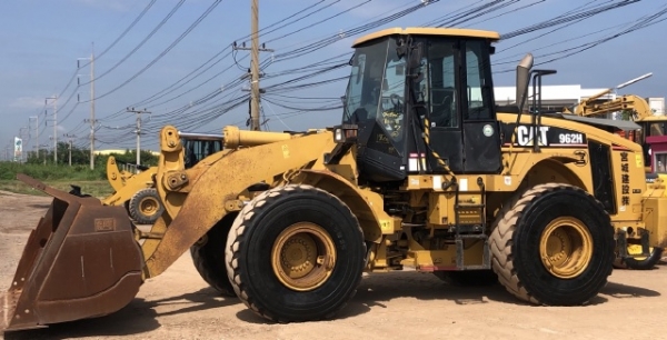ขายรถตักล้อยาง CAT 962H นำเข้าเองจากญี่ปุ่น สภาพสวยพร้อมใช้ มีVDOการทำงานครับ ขายรถตักล้อยาง CAT 962H นำเข้าเองจากญี่ปุ่น สภาพสวยพร้อมใช้ มีVDOการทำงานครับ