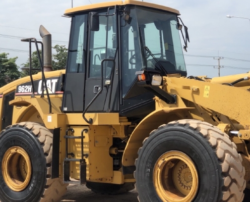 ขายรถตักล้อยาง CAT 962H นำเข้าเองจากญี่ปุ่น สภาพสวยพร้อมใช้ มีVDOการทำงานครับ ขายรถตักล้อยาง CAT 962H นำเข้าเองจากญี่ปุ่น สภาพสวยพร้อมใช้ มีVDOการทำงานครับ