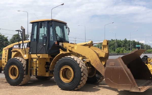 ขายรถตักล้อยาง CAT 962H นำเข้าเองจากญี่ปุ่น สภาพสวยพร้อมใช้ มีVDOการทำงานครับ ขายรถตักล้อยาง CAT 962H นำเข้าเองจากญี่ปุ่น สภาพสวยพร้อมใช้ มีVDOการทำงานครับ