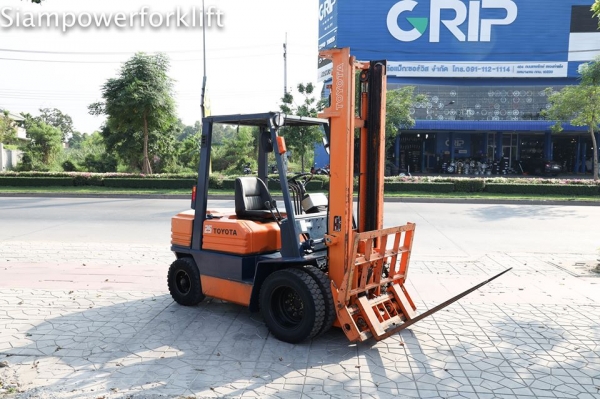 ขายถูกมาก Toyota 5FD25 งาเท ยก2.5ตัน เสาสูง4เมตร เครื่องยนต์ดีเซล รถพร้อมใช้งาน