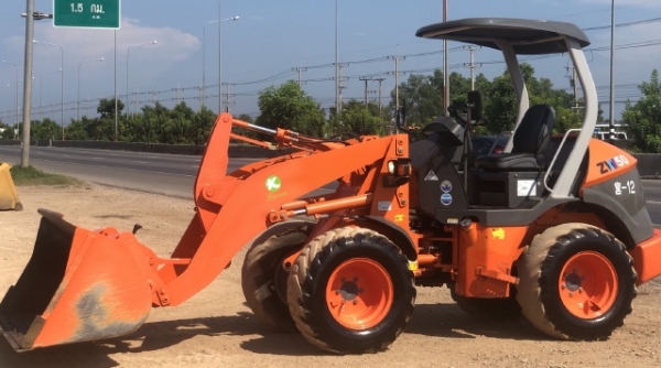 ขายรถตักล้อยาง HITACHI ZW50 ปี 2012 (3,XXX ชั่วโมง) นำเข้าเองจากญี่ปุ่น สภาพสวยพร้อมใช้งาน มีVDOการทำงานครับ