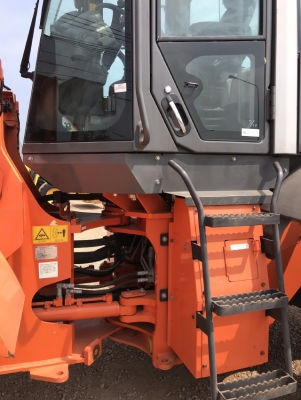 ขายรถตักล้อยาง HITACHI ZW140 (เท่าเทียบ WA200-6) ปี 2013 นำเข้าจากญี่ปุ่น สภาพสวยพร้อมใช้ มีVDOการทำงานครับ ขายรถตักล้อยาง HITACHI ZW140 (เท่าเทียบ WA200-6) ปี 2013 นำเข้าจากญี่ปุ่น สภาพสวยพร้อมใช้ มีVDOการทำงานครับ