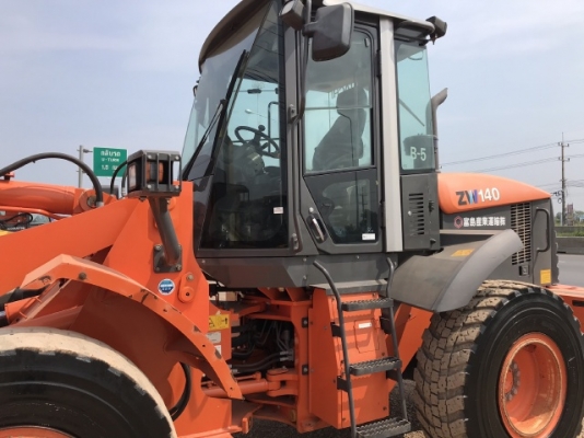 ขายรถตักล้อยาง HITACHI ZW140 (เท่าเทียบ WA200-6) ปี 2013 นำเข้าจากญี่ปุ่น สภาพสวยพร้อมใช้ มีVDOการทำงานครับ ขายรถตักล้อยาง HITACHI ZW140 (เท่าเทียบ WA200-6) ปี 2013 นำเข้าจากญี่ปุ่น สภาพสวยพร้อมใช้ มีVDOการทำงานครับ