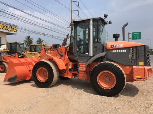 ขายรถตักล้อยาง HITACHI ZW140 (เท่าเทียบ WA200-6) ปี 2013 นำเข้าจากญี่ปุ่น สภาพสวยพร้อมใช้ มีVDOการทำงานครับ ขายรถตักล้อยาง HITACHI ZW140 (เท่าเทียบ WA200-6) ปี 2013 นำเข้าจากญี่ปุ่น สภาพสวยพร้อมใช้ มีVDOการทำงานครับ