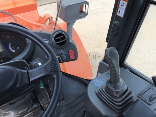 ขายรถตักล้อยาง HITACHI ZW140 (เท่าเทียบ WA200-6) ปี 2013 นำเข้าจากญี่ปุ่น สภาพสวยพร้อมใช้ มีVDOการทำงานครับ ขายรถตักล้อยาง HITACHI ZW140 (เท่าเทียบ WA200-6) ปี 2013 นำเข้าจากญี่ปุ่น สภาพสวยพร้อมใช้ มีVDOการทำงานครับ