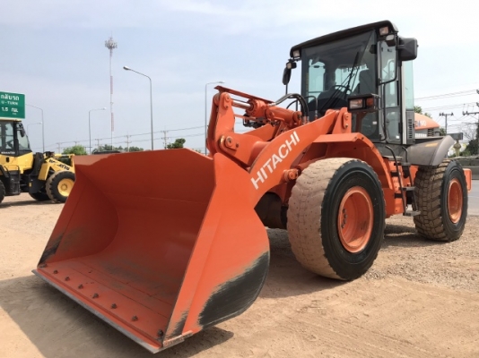 ขายรถตักล้อยาง HITACHI ZW140 (เท่าเทียบ WA200-6) ปี 2013 นำเข้าจากญี่ปุ่น สภาพสวยพร้อมใช้ มีVDOการทำงานครับ ขายรถตักล้อยาง HITACHI ZW140 (เท่าเทียบ WA200-6) ปี 2013 นำเข้าจากญี่ปุ่น สภาพสวยพร้อมใช้ มีVDOการทำงานครับ