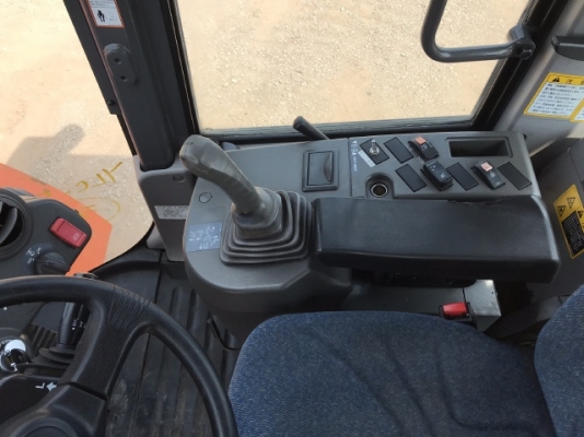 ขายรถตักล้อยาง HITACHI ZW140 (เท่าเทียบ WA200-6) ปี 2013 นำเข้าจากญี่ปุ่น สภาพสวยพร้อมใช้ มีVDOการทำงานครับ ขายรถตักล้อยาง HITACHI ZW140 (เท่าเทียบ WA200-6) ปี 2013 นำเข้าจากญี่ปุ่น สภาพสวยพร้อมใช้ มีVDOการทำงานครับ