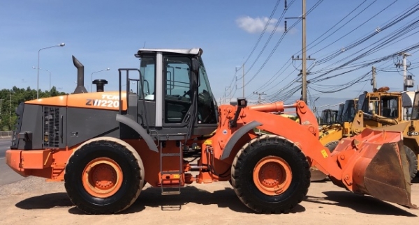 ขายรถตักล้อยาง HITACHI ZW220 นำเข้าเองจากญี่ปุ่น สภาพสวยพร้อมใช้ มีVDOการทำงานครับ ขายรถตักล้อยาง HITACHI ZW220 นำเข้าเองจากญี่ปุ่น สภาพสวยพร้อมใช้ มีVDOการทำงานครับ