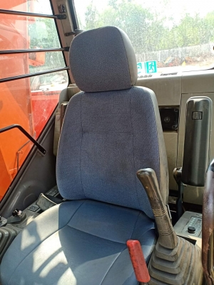 ขายHITACHI ZX135US เก่านอกแท้ แทรคใหญ่ มีลายแย๊ก ใช้งานมา ห้าพันกว่าๆๆ โทร 089-3818694 จ๊อย