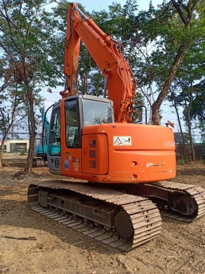 ขายHITACHI ZX135US เก่านอกแท้ แทรคใหญ่ มีลายแย๊ก ใช้งานมา ห้าพันกว่าๆๆ โทร 089-3818694 จ๊อย