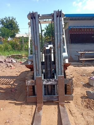 ขายรถโฟอร์คลิฟต์ NISSUN 2.5 ตัน พร้อมใช้