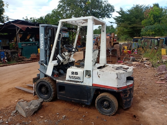 ขายรถโฟอร์คลิฟต์ NISSUN 2.5 ตัน พร้อมใช้