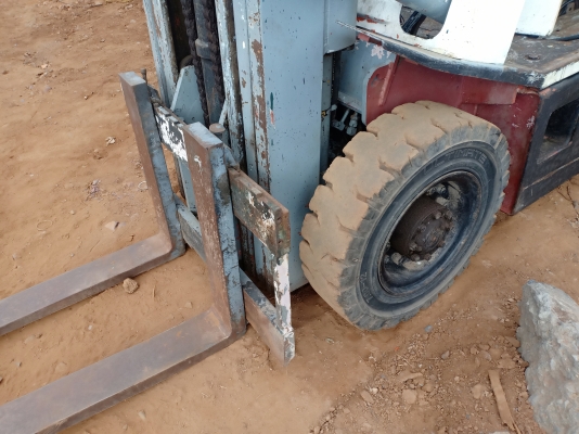 ขายรถโฟอร์คลิฟต์ NISSUN 2.5 ตัน พร้อมใช้