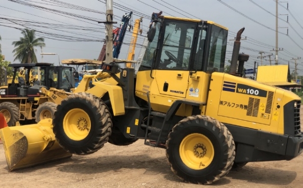 ขายรถตักล้อยาง KOMATSU WA100-5 นำเข้าเองจากญี่ปุ่น สภาพสวยพร้อมใช้งาน มีVDOการทำงานครับ