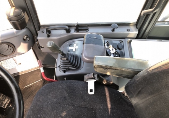 ขายรถตักล้อยาง KOMATSU WA100-7 ปี 2014 นำเข้าเองจากญี่ปุ่น สภาพสวยพร้อมใช้งาน มีVDOการทำงานครับ ขายรถตักล้อยาง KOMATSU WA100-7 ปี 2014 นำเข้าเองจากญี่ปุ่น สภาพสวยพร้อมใช้งาน มีVDOการทำงานครับ