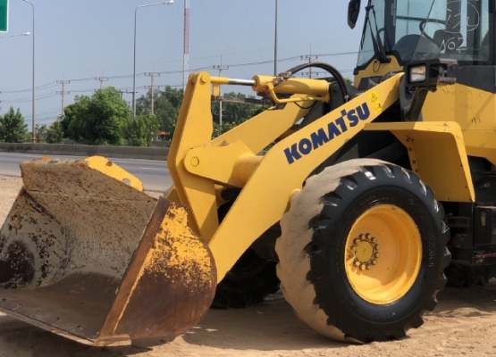 ขายรถตักล้อยาง KOMATSU WA100-7 ปี 2014 นำเข้าเองจากญี่ปุ่น สภาพสวยพร้อมใช้งาน มีVDOการทำงานครับ ขายรถตักล้อยาง KOMATSU WA100-7 ปี 2014 นำเข้าเองจากญี่ปุ่น สภาพสวยพร้อมใช้งาน มีVDOการทำงานครับ