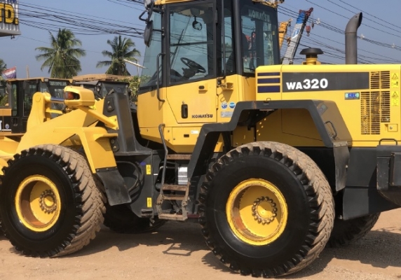 ขายรถตักล้อยาง KOMATSU WA320-6 นำเข้าเองจากญี่ปุ่น สภาพสวยพร้อมใช้งาน มีVDOการทำงานครับ ขายรถตักล้อยาง KOMATSU WA320-6 นำเข้าเองจากญี่ปุ่น สภาพสวยพร้อมใช้งาน มีVDOการทำงานครับ