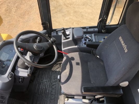 ขายรถตักล้อยาง KOMATSU WA320-6 นำเข้าเองจากญี่ปุ่น สภาพสวยพร้อมใช้งาน มีVDOการทำงานครับ ขายรถตักล้อยาง KOMATSU WA320-6 นำเข้าเองจากญี่ปุ่น สภาพสวยพร้อมใช้งาน มีVDOการทำงานครับ