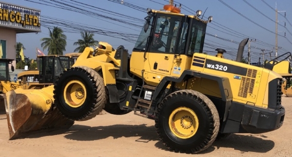 ขายรถตักล้อยาง KOMATSU WA320-6 นำเข้าเองจากญี่ปุ่น สภาพสวยพร้อมใช้งาน มีVDOการทำงานครับ ขายรถตักล้อยาง KOMATSU WA320-6 นำเข้าเองจากญี่ปุ่น สภาพสวยพร้อมใช้งาน มีVDOการทำงานครับ