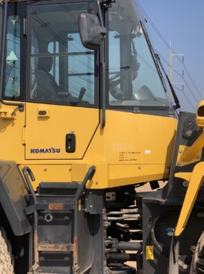 ขายรถตักล้อยาง KOMATSU WA320-6 นำเข้าเองจากญี่ปุ่น สภาพสวยพร้อมใช้งาน มีVDOการทำงานครับ ขายรถตักล้อยาง KOMATSU WA320-6 นำเข้าเองจากญี่ปุ่น สภาพสวยพร้อมใช้งาน มีVDOการทำงานครับ