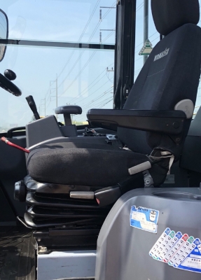 ขายรถตักล้อยาง KOMATSU WA320-6 นำเข้าเองจากญี่ปุ่น สภาพสวยพร้อมใช้งาน มีVDOการทำงานครับ ขายรถตักล้อยาง KOMATSU WA320-6 นำเข้าเองจากญี่ปุ่น สภาพสวยพร้อมใช้งาน มีVDOการทำงานครับ