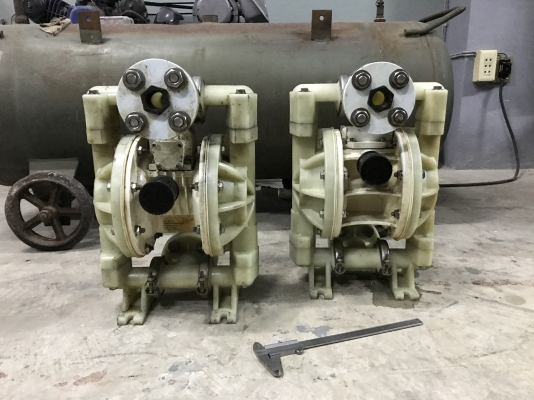 ขายปั๊มไดอะแฟรม Versa-Matic Pump made in USA. ขนาด 1นิ้ว สภาพสวย ดูดแรง พร้อมใช้งาน มี 2 ตัวครับ ราคาตัวละ 4,800 บาท