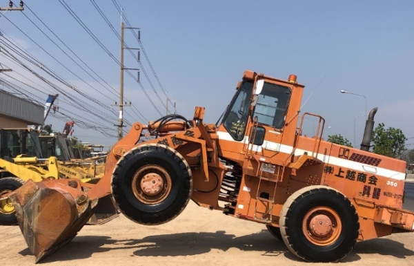 ขายรถตักล้อยาง KOMATSU WA350-1 นำเข้าเองจากญี่ปุ่น สภาพสวยพร้อมใช้ มีVDOการทำงานครับ