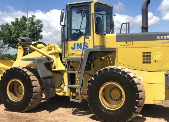 ขายรถตักล้อยาง KOMATSU WA350-3E รถนอกนำเข้าจากญี่ปุ่น สภาพสวยพร้อมใช้ มีVDOการทำงานครับ ขายรถตักล้อยาง KOMATSU WA350-3E รถนอกนำเข้าจากญี่ปุ่น สภาพสวยพร้อมใช้ มีVDOการทำงานครับ