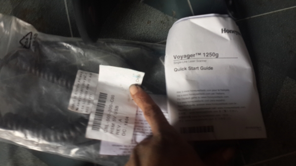 ขายเครื่องสแกนบาร์โค่ด ตัวสแกนบาร์โค้ด Honeywell Voyager 1250g พร้อมขาตั้ง