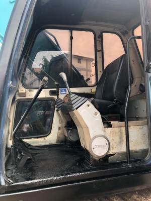KOBELCO SK200-/// ไฟฟ้าครบ ไม่มีเลมทะเบียนราคา 495,000 KOBELCO SK200-/// ไฟฟ้าครบ ไม่มีเลมทะเบียนราคา 495,000
