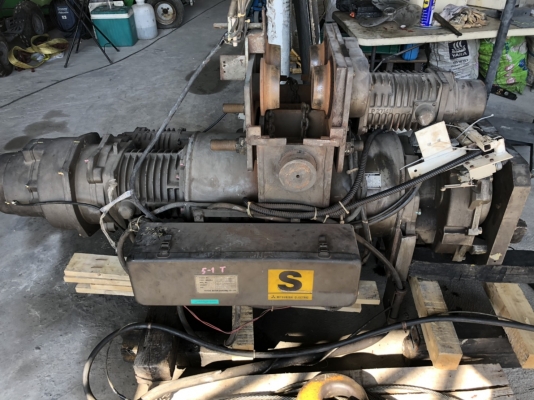 รอกสลิงไฟฟ้า MITSUBISHI 5 TON