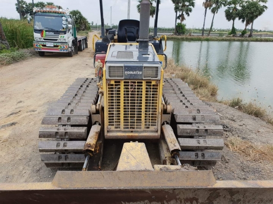 ขายรถดันดิน KOMATSU D20P-7E. เก่าใน สภาพสวย พร้อมใช้  เอกสารอินซอย  โทร 089-3818694 จ๊อย