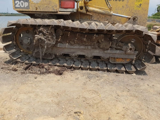 ขายรถดันดิน KOMATSU D20P-7E. เก่าใน สภาพสวย พร้อมใช้  เอกสารอินซอย  โทร 089-3818694 จ๊อย