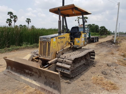 ขายรถดันดิน KOMATSU D20P-7E. เก่าใน สภาพสวย พร้อมใช้  เอกสารอินซอย  โทร 089-3818694 จ๊อย