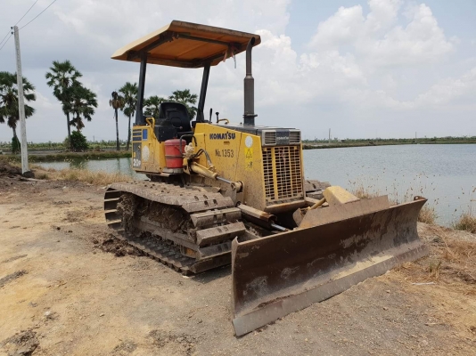 ขายรถดันดิน KOMATSU D20P-7E. เก่าใน สภาพสวย พร้อมใช้  เอกสารอินซอย  โทร 089-3818694 จ๊อย